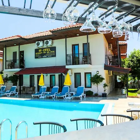 Hotel M 2*